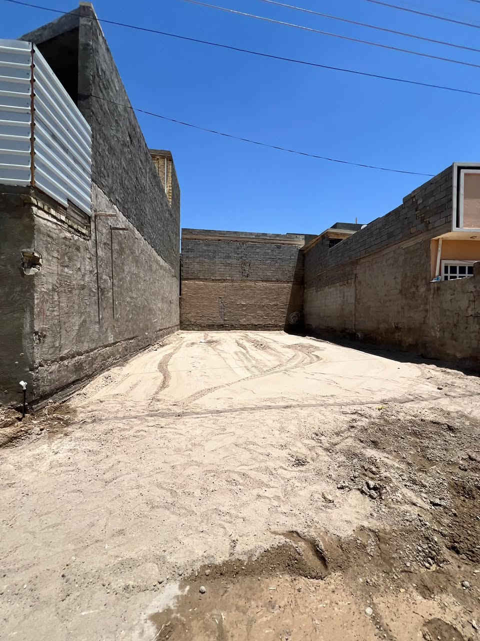 🏡 أرض للبيع – فرصة مميزة في الفلوجة

📍 الموقع: الأنبار – الفلوجة – الجغيفي الثاني
📌 قرب مزاد أحمد العبيدي

🔹 المساحة: 150 م² (10 × 15)
🔹 عرض الشارع: 8 متر (مبلط)
🔹 الأرض: بكر، مدفونة وجاهزة للبناء
🔹 الخدمات: ماء، كهرباء، وباقي الخدمات متوفرة
🔹 صنف العقار: طابو زراعي – سند 25

✅ موقع ممتاز للسكن أو الاستثمار.
📞 للاستفسار والمعاينة، يرجى التواصل على الرقم الخاص.
***********
***********

