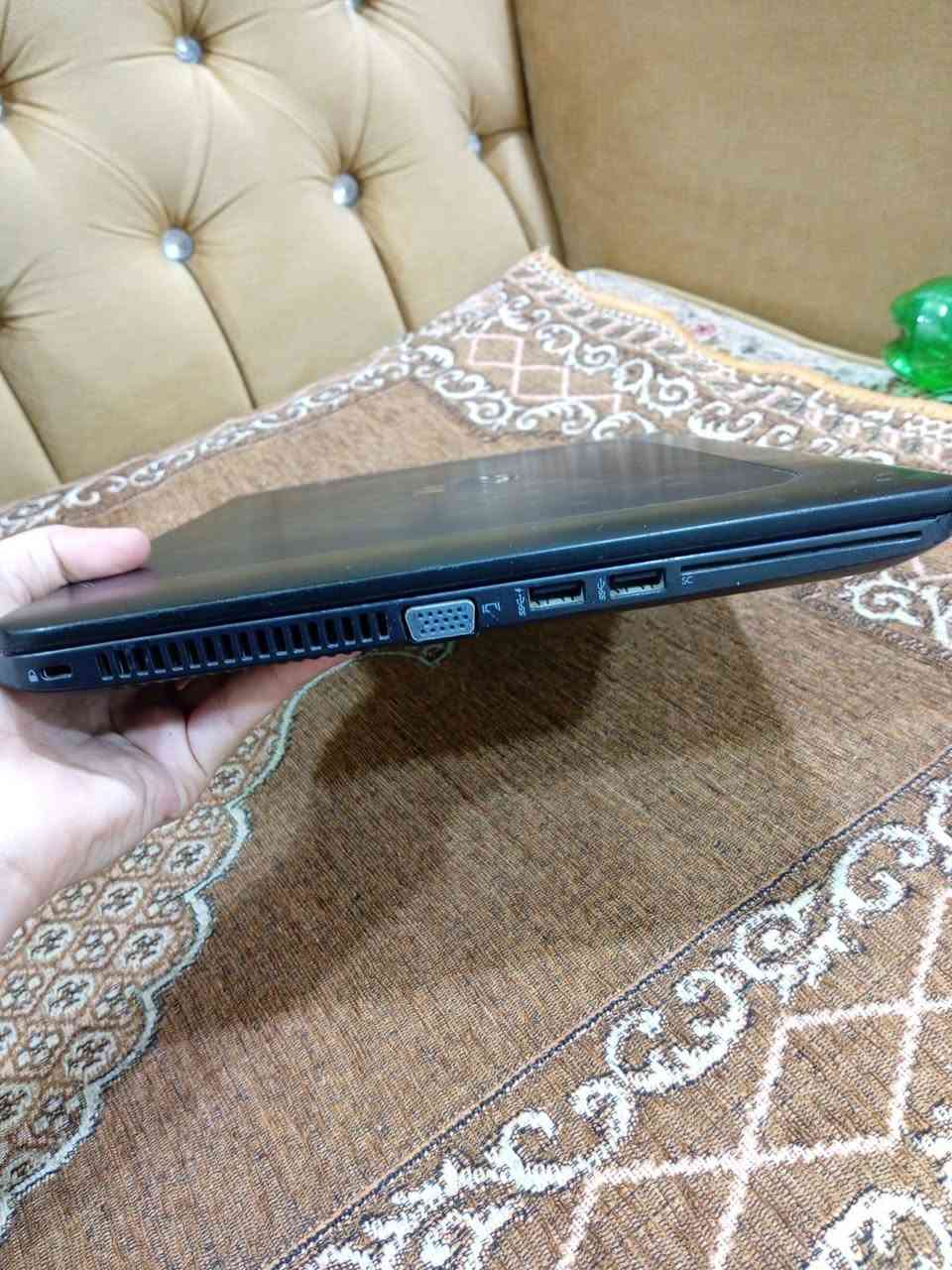 للبيع لابتوب 14 HP Zbook
i7 جيل رابع
رام 8
شاشة 15
من الجهه اليمين يحتوي على منفذ الشاحن ومنفذ ايرثلنك ومنفذين USB ومنفذ السماعه كما موضح بالصوره ومن اليسار منفذين USB ومنفذ SC وتهويه 
البطارية مبدلة والشاحن مبدل
الجهاز نظيف كلش وما بي ضربات
وندوز منصب ويشتغل طبيعي بس يحتاج تفعيل فقط
مناسب للشغل والدراسة والاستخدام اليومي 
السعر 160 قابل للتفاوض للشراي فقط
مكاني البصره 
تواصل خاص
او واتساب ***********
