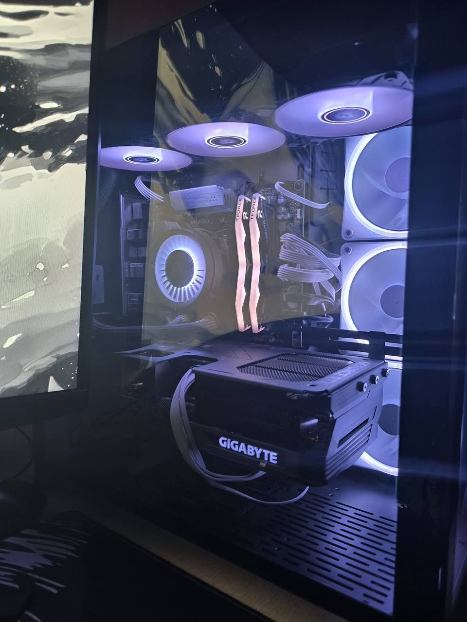 السلام عليكم
PC كامل للبيع

كيس👇

Gpu RTX 4080Super 16G Gigabyte Gaming Oc 3 Fan Rgb

Cpu Ryzen7 7600X

تبريد مائي Arctic Liquid Freezer 3 360 A-Rgb Black 3 Fan

Ram 32(16x2) 6000MHz DDR5 Tforce Delta Rgb Black

مذربورد M.B Asus Prime B650-Plus

بورسلاي Segotep 1000w 80Plus Gold

هارد سرعتة 7400 M.2 Lexar (1Tb) NM790

كت فانات NZXT F120 Rgb

كيس Lian Li O11 Dynamic Black

شاشة👇

Samsung Odyssey G6 حجم (32)
تردد 240هيرتز 
1Ms 
مقوسة Curved

اكسسوارات👇

كيبورد 
Rii Rk909Mechanical Gaming 
Bluetooth

ماوس 
Logitech G502 Wireless LightSpeed

سماعة 
Astro A50 Gen4 Wireless 
كامرة
Web Cam EmeetC960 1080p HD 
يوبي اس 
3000va rising بي شاشه  او بي كتم صوت جديد بعده او بي ضمان استبدال بطاريه وصل موجود 

الPC جديد  بعدة بللزكات وكراتين القطع كلها موجودة 
تجي للبيت تفحص وتقتنع يلة تاخذها

سعر ٣٥٠٠ ثلاث ملاين او خمسميه
مكاني بغداد


**إذا كنت صاحب هذا الإعلان وتريد حذفه لأي سبب، رجاءا أرسل رسالة إلى الدعم الفني**