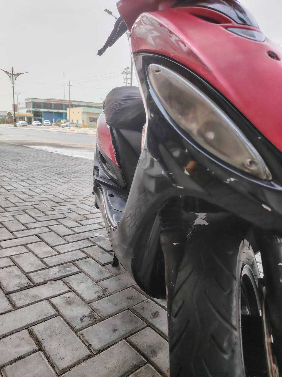 سلام عليكم عندي دراجه كامكو جي 4للبيع شوف عينك كلشي بيها اصلي المكينه تبخر سعر 350المكان البصره القبله رقم***********
