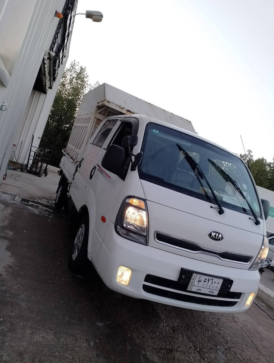 كيا حمل دبل قماره
موديل 2021
ماشيه 63 وقابل للزيادة 
مكينه وكير وتبريد كفاله 
سياره مكفوله كفاله عامه 
رقم بغداد باسمي تحويل ثاني يوم 
بيع مستعجل 
مكان سياره بغداد الدولعي 
***********
