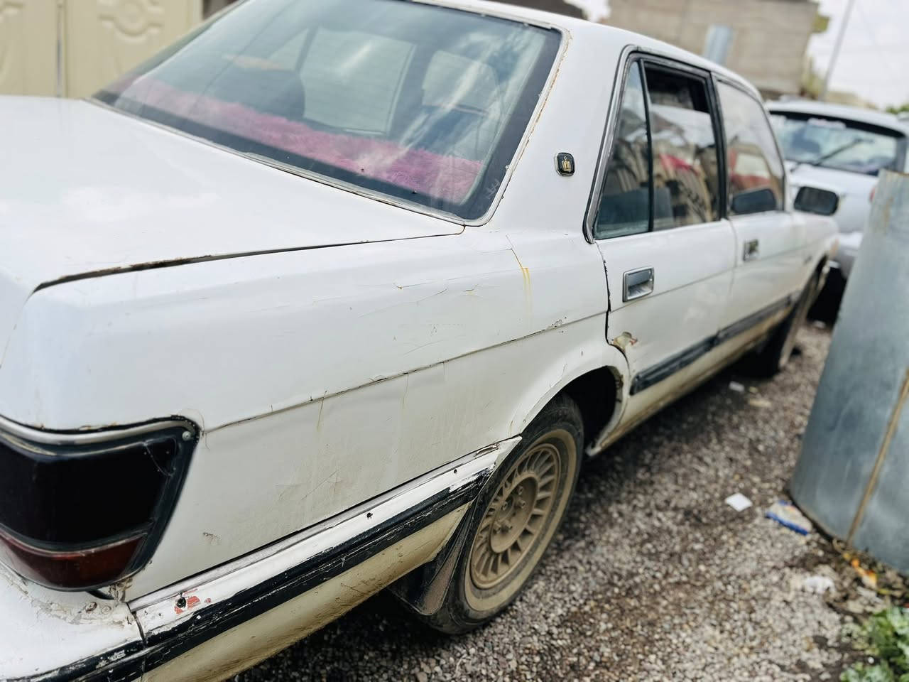 سيدان يسار اصلي بلادي كير عادي شرط التحويل
تبريد تدفئه كبر محرك شرط 

صدر جديد طخم تاير جديد مع السبير 

كهربائيات كلها شغاله 

السعر25 وترهم مراوس حسب القناعه

*********** عنواني شركاط
