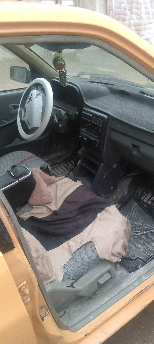 سلام عليكم سايبه موديل 2009سياره جاهزه حلوه تخم تأير صدر جديد مكينه وكير خير من الله دواخل نضيفات مصفره هيه وغرامات رقم جديد بسمي عنوان بغداد البلديات السعر 22 رقم الهاتف ***********
