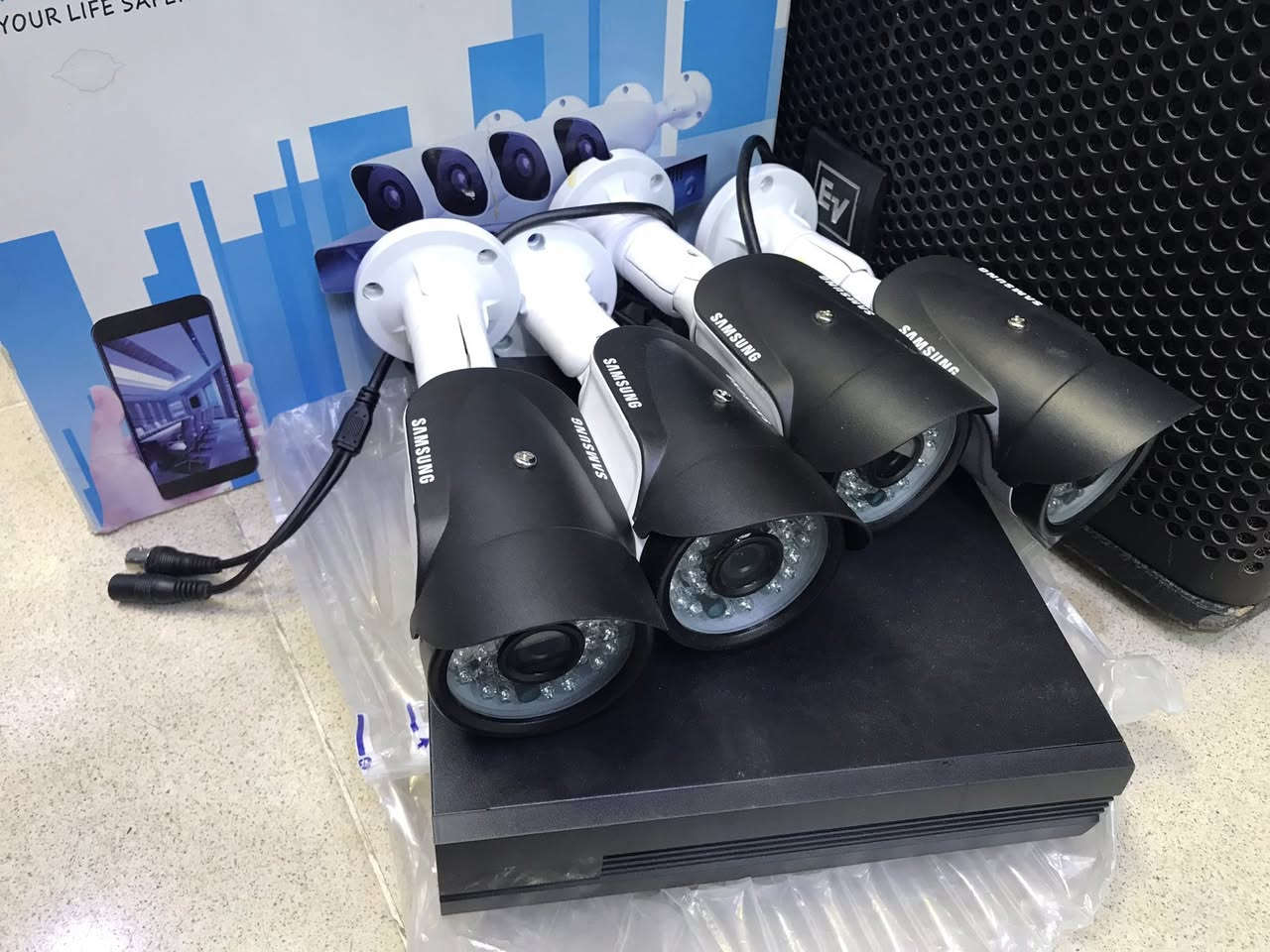 سيستم كاميرات مراقبه تجاري لاكن نوعيه ممتازه لبيع ب90 الف كاميرات حديد سامسونك  جاهز من كلشي توصيل موجود ***********
