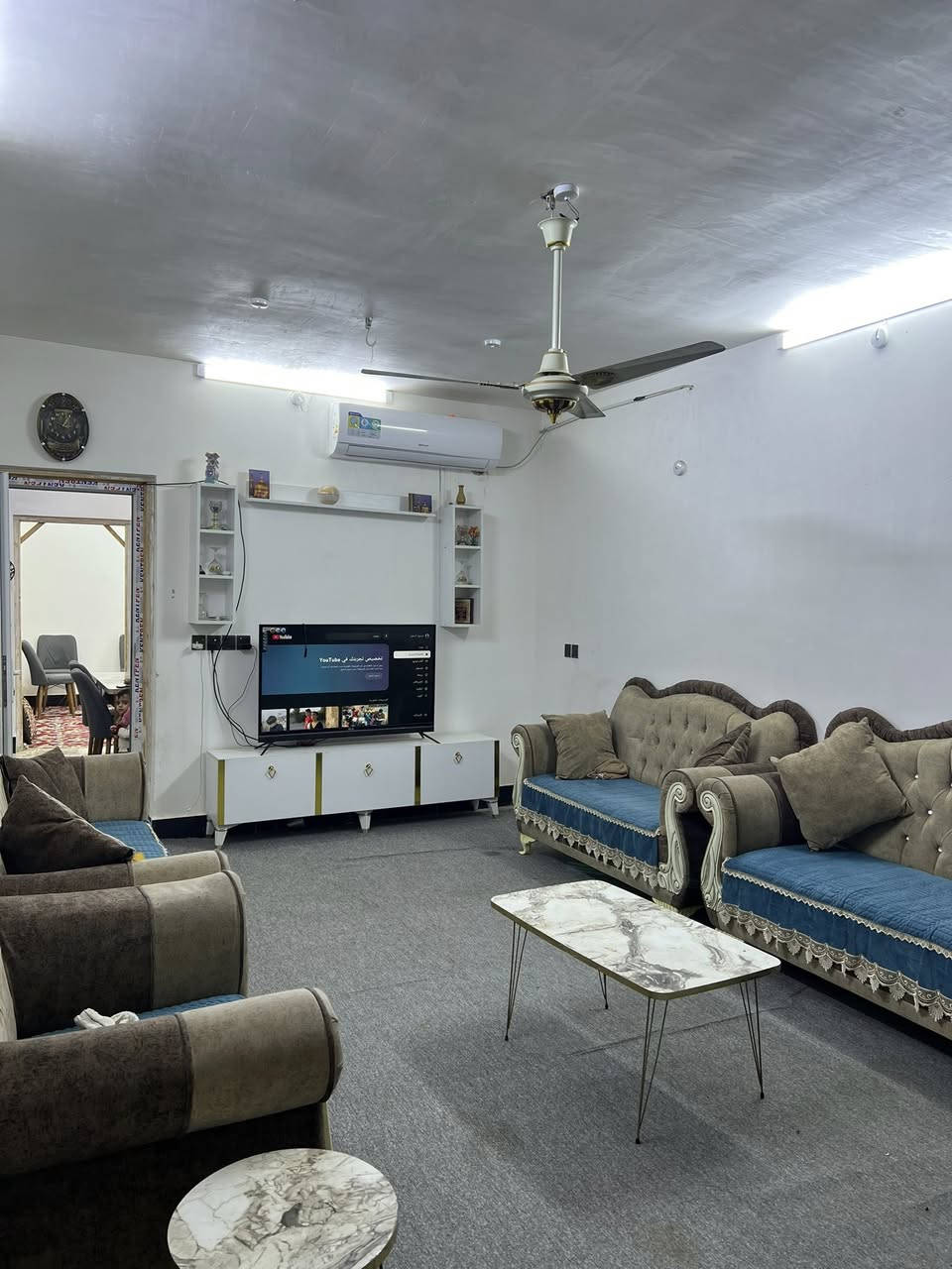 بيت 100 متر للبيع طابو سند 25 تحويل بسم المشتري مباشر إقرار محكمه بيت غرفتين وصاله وستقبال ومطبخ وحمامات وطارمه جبيره بناء بلوك السقف عكاده نضيف لبيت كلش صطح جدران ارضيه كله جديد من داخل السعر 75 بي مجال عنوان البيت كربلاء كنطرت السلام شارع المدرسي قريب ع شارع الزوار ع طريق الزوار يصلح حسينيه للزوار***********
