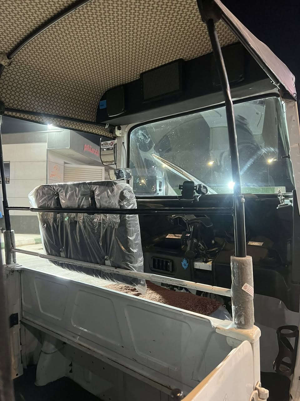 السلام عليكم تكتك ٢٢ شهر ل ١١ كفالة كشر ومكينة وكسل العنوان بغداد البياع قرب تقاطع درويش اتصل ع ***********
