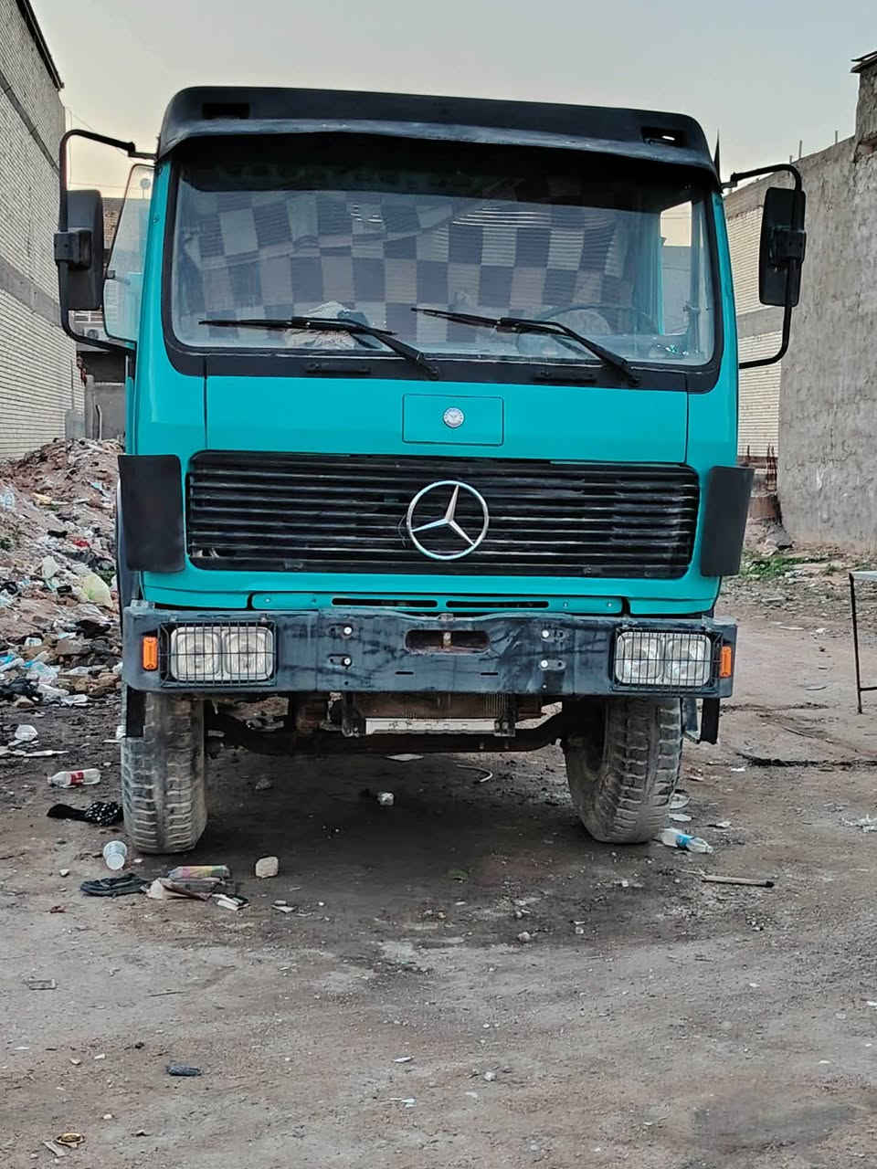 السلام عليكم سيارة موديل 75تعمير جديد مكينه 28كير 25اكسن جي اف رقم انكليزي مسالم الوحاته باقي على الستلم عايزه دوشمه فقط ***********
