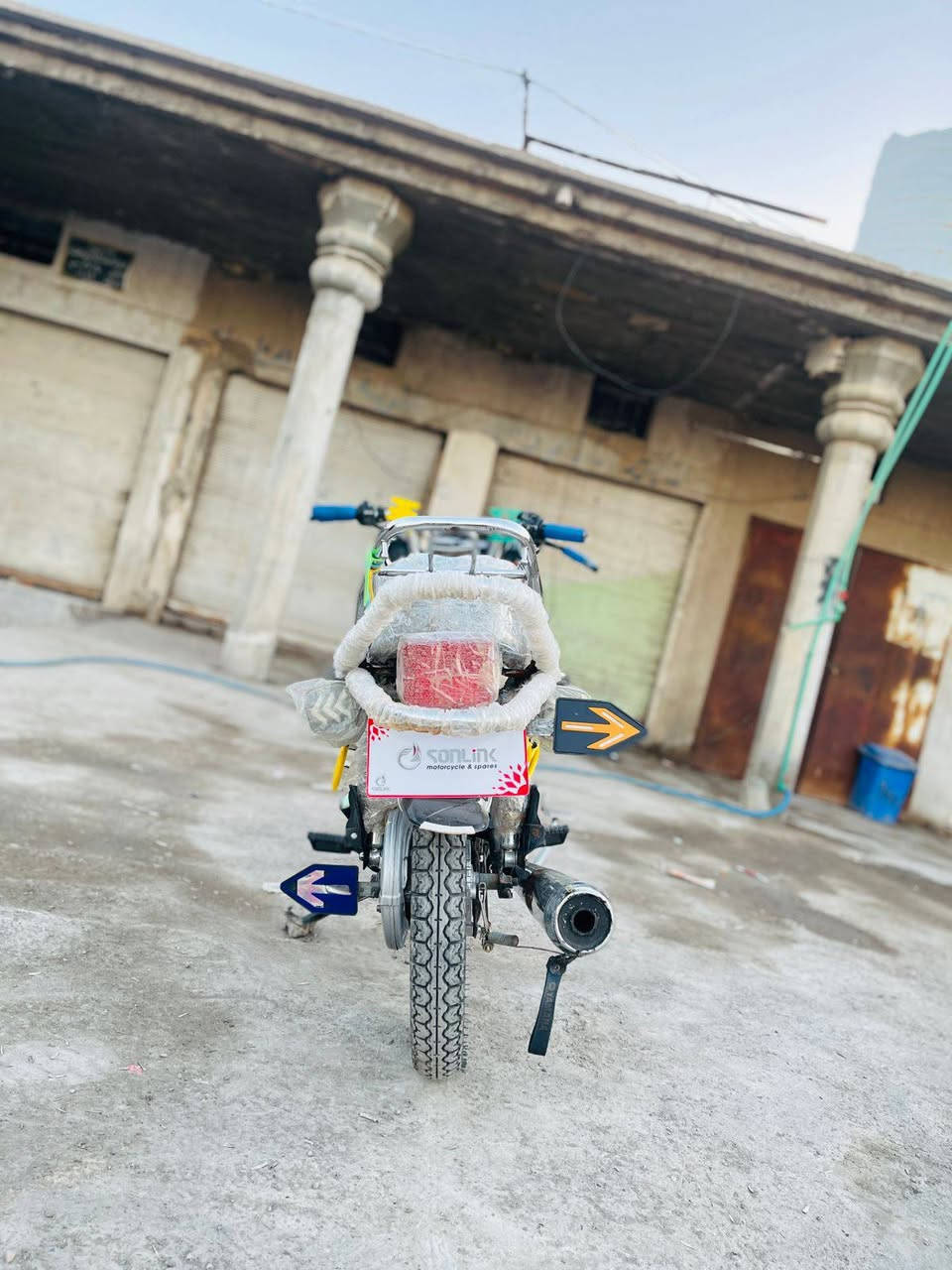 السلام عليكم لبيع تايكر 2024 اوراق كامله دراجه برغي مامفتوح بيه مامتعوبه كامله مابيه اي نقص الف متصرف عليه السعر 650 وبيه مجال قليل مكان ديالى الخالص ***********
