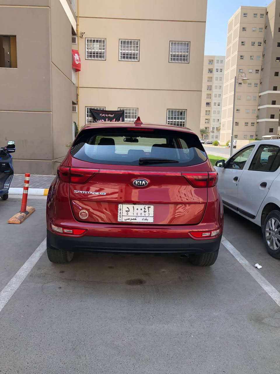 السلام عليكم للبيع سبورتج موديل 2019 وارد امريكي رقم بغداد باأسمي محرك 2400 Gdi ماشية 54 وقابله للزيادة سيارة نظيفة 
مواصفات عاديه
شاشة صغيره لمس 
كامرة دواره 
تحكمات فول
كروس مثبت سرعه 
شاشه لمعرفة اعطال السيارة
مانع تزحلق 
مانع انحدار 
حادثها جاملغ وبنيد 
تخم تايرات جديد وباتري جديد شادلهن
مكان السيارة بغداد شارع فلسطين
السعرة 160 وبيها مجال
للاستفسار *********** وبي واتس اب هم
