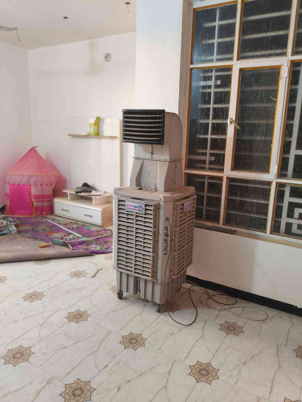 يالله مشتمل للبيع طابقين طابو زراعي سند25المساحه 125م جاهز للسكن بناء حديث يتكون الطابق الأول صاله صحيات مطبخ ستقبال  طابق الثاني غرفتين صاله صحيات بناء طابوق سقف مسلح خدمات كامله الموقع طويريج حي المستقبل خالف المولده  استفسار اكثر مراجعه مكتب الجمعيه للعقار طويريج حي الجمعيه شارع الوسط مراسله او تصال  
*********** 
***********
