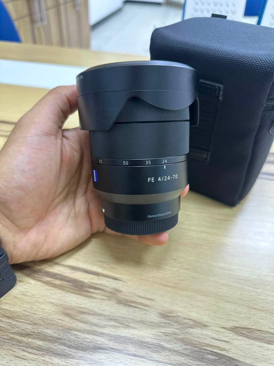 عدسة سوني للبيع او مراوس نظافة ١٠٠٪؜

Sony FE 24-70mm F4 ZA
مراوس بعدسة 24-70 سيكما 
*********** واتساب
