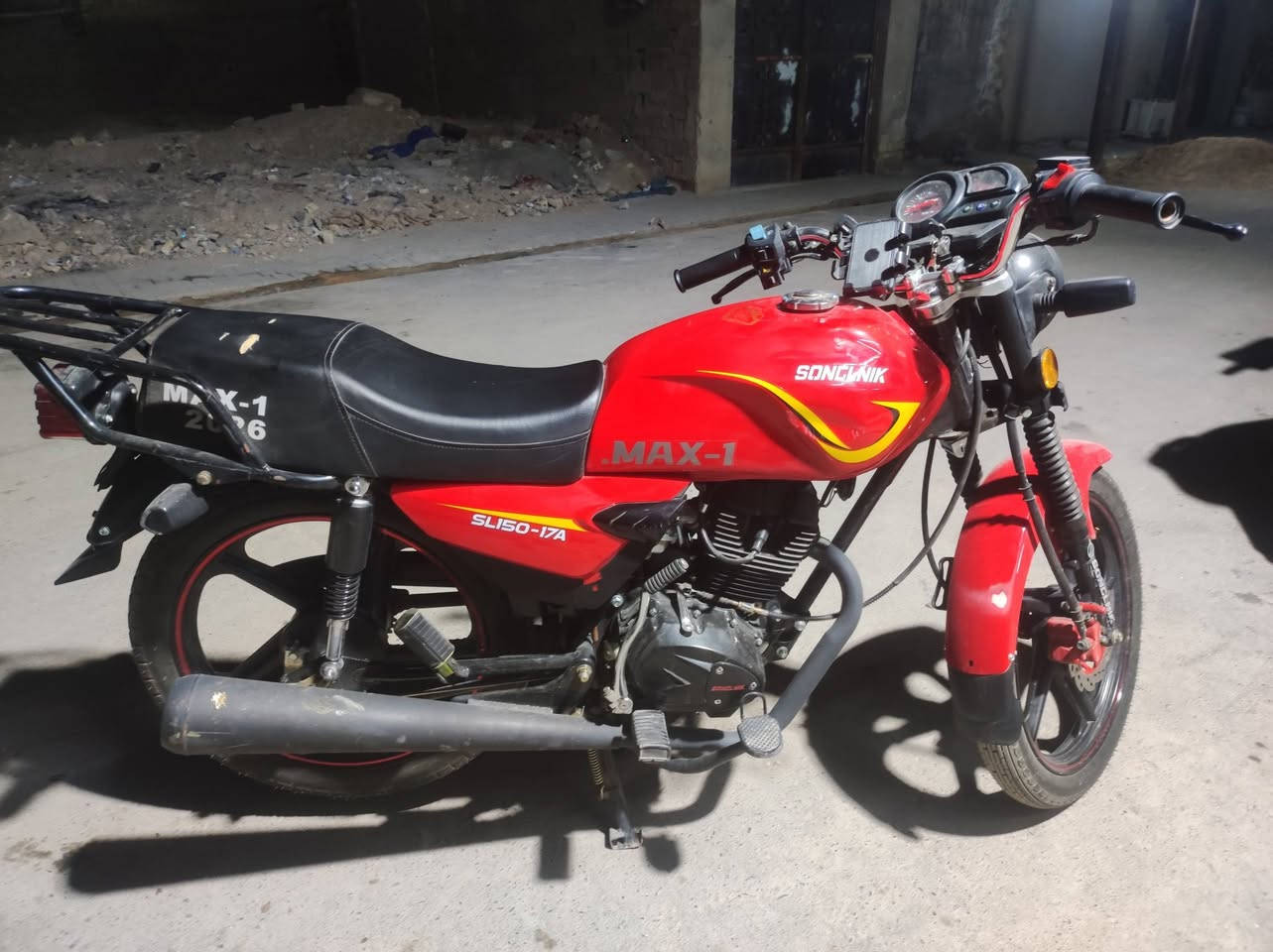 السلام عليكم دراجة موديل 26 جديدة السعر 800 ***********
