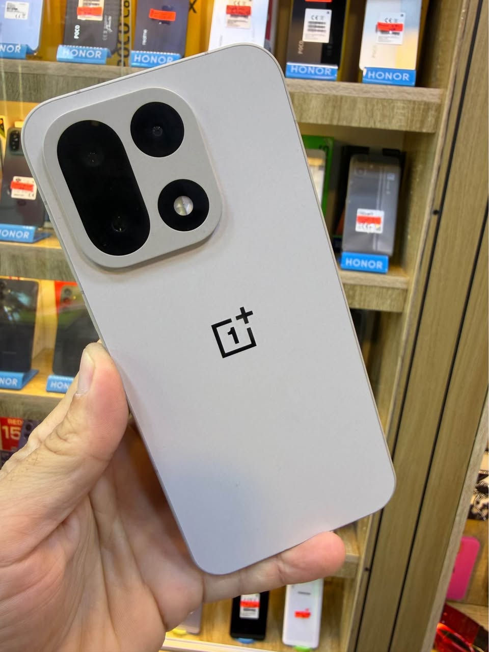 One plus 15

ذاكره 512

نسخه عالمية

ملحقات شاحن فقط

السعر 1075,000/اسعار ثابتة

الملك سنتر/السيدية

*********** بغداد, العراق
