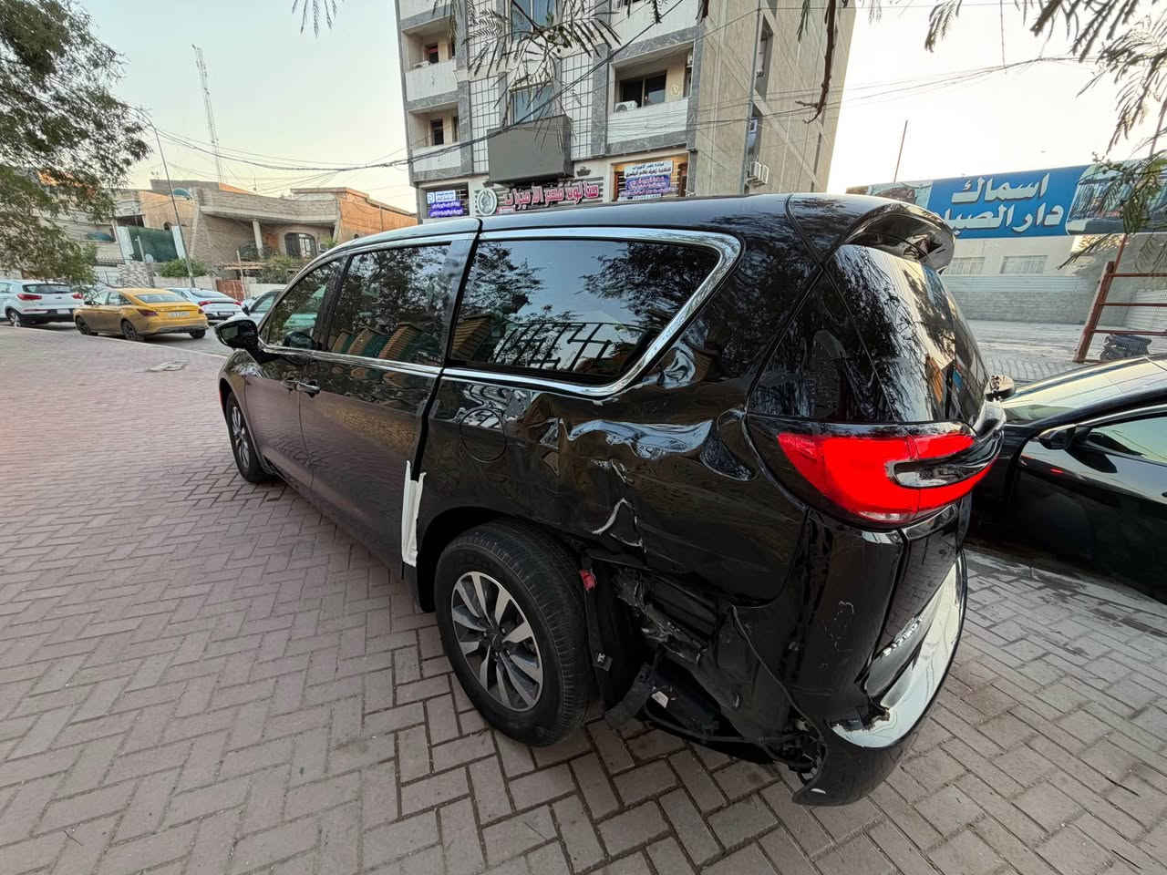 كرايسلر باسفيكا 2025 CHRYSLER PACIFICA HYBRID 
السعر ب240$ 🔥 الرقم مجاني معفي بدون رسوم ✅ 

الحادث كما موضح بالصور … فقط جاملغ بدون ايرباك ✅
بدون دواخل مكفولة من اللغد والشواصي ماشية 17 الف ✅
السيارة على حادثها ممصلحة تشتغل وتمشي بجم كبس ✅

ثلاث أنظمة - هايبرد - بانزين - بلك ان .
موديل 2025 بدون ايرباك ماشية 17 الف فقط ✅

#مواصفات تورنك L فول تجي عدا الفتحة :

1- بصمة تشغيل وابواب بصمة 5
2- هاند بريك بصمة كهربائي
3- محرك 6 سلندر 3600 هايبرد وبانزين بلك ان
4- هيترات بالكشنات
5- رادر امامي وجانبي 
6- بيبان كهرباء ( تحكم ريمونت ) وبصمة أبواب 
7- صندوق كهرباء شفط بصمة 
8- رادار امامي خلفي بريك ذاتي توقف مانع تصادم
9- كشنات جلد VIP منفصل 7 راكب
10- مانع انزلاق 
 11- كشن خزن ميموري حركات 2
12- لايت لد الشكل الجديد 
13- تنبيه الخروج عن المسار 
14- تبريد مركزي ثلاثة قطع منفصل
15- تدفئه كراسي وستيرن تدفئة
16- تحكم استيرن فول 
17- اشاير بالمري وهيترات بالمري
18- تشغيل عن بعد 
19- كير ماوس 
20- مثبت سرعة 
21- منافذ USB و TiBC متعددة خلفية وامامية
22- حاكيات متعددة

سعر مناسب 🔥 240$ ✅ 240$ ✅ 
السيارة تشتغل وتمشي شغل واطلع ✅ 

مكاني الاعظمية للاستفسار اتصل ***********
‏‭ بغداد, العراق
