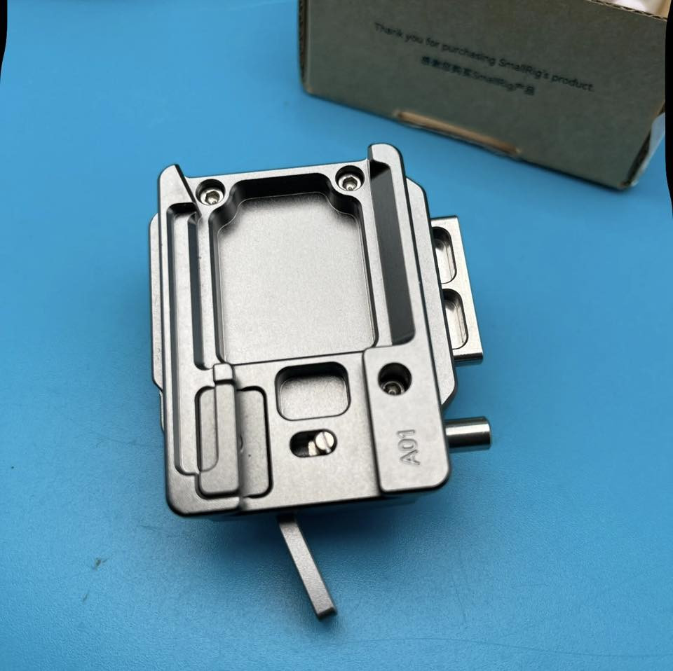 تفاصيلهه اقراهه
هذا المنتج هو SmallRig HawkLock H38 Arca-Swiss Quick Release Plate (طراز 4639).الاستخدام: مصمم خصيصًا لربط الكاميرات بأمان بمثبتات DJI (مثل RS 4/RS 3/RS 2) باستخدام نظام Arca-Swiss.الميزات: يتميز بهيكل سريع الفك مع قفل أمان ومسمار لتحديد الموقع لمنع الانحراف، بالإضافة إلى تصميمه الذي يخفض مركز الجاذبية لزيادة الاستقرار.التوافق: متوافق مع قفصSmallRig HawkLock (HawkLock Quick Release Cage) ويدعم التثبيت من الجانب أو الأعلى / السعر 18 الف


**إذا كنت صاحب هذا الإعلان وتريد حذفه لأي سبب، رجاءا أرسل رسالة إلى الدعم الفني**