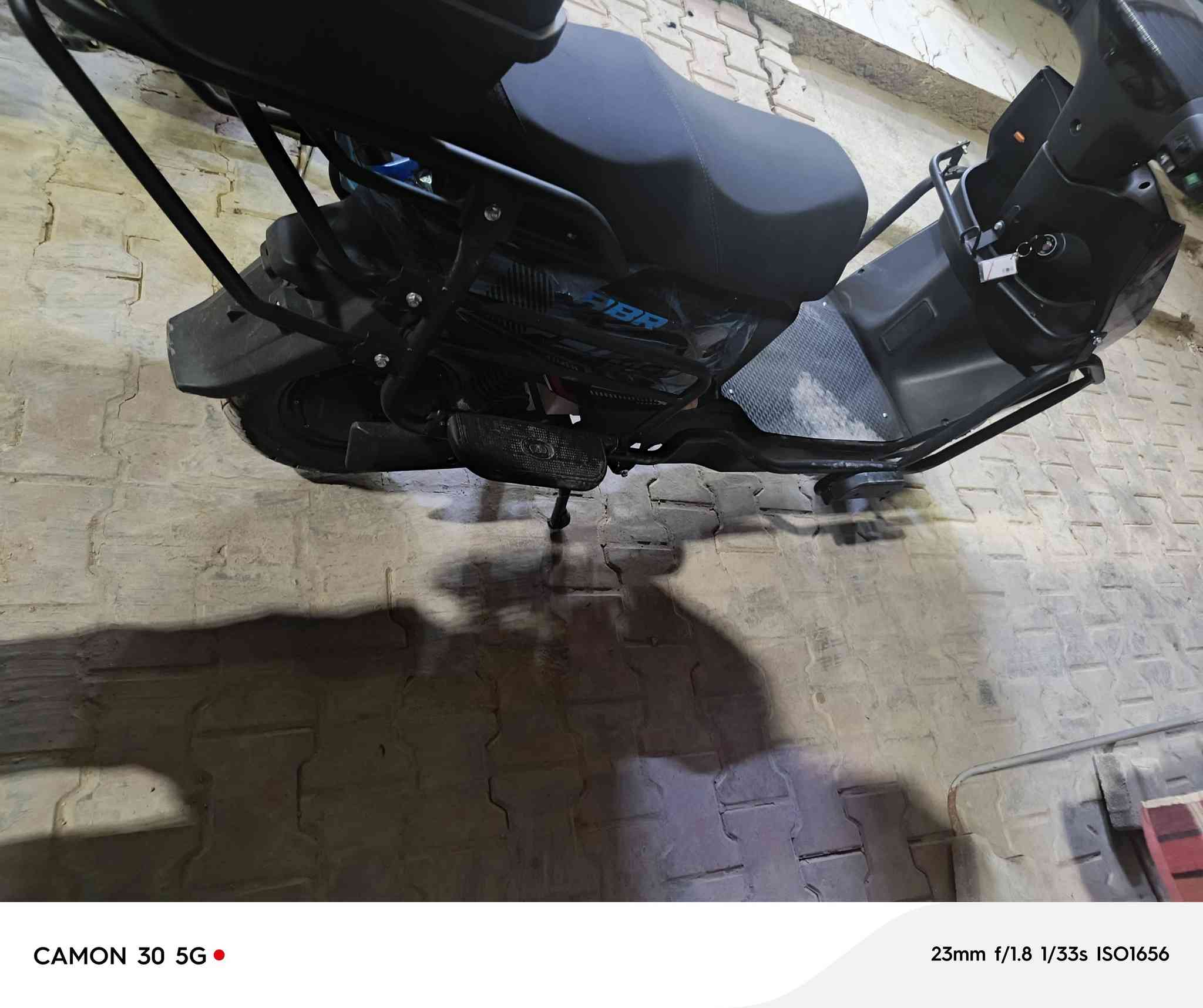 دراجة سكنكس شحن جديدة استعمال يومين فقط دراجة ٦ بطاريات دبل سويج بصمة كارت شغيل للبيع او مراوس بدراجة سيفان 
***********
