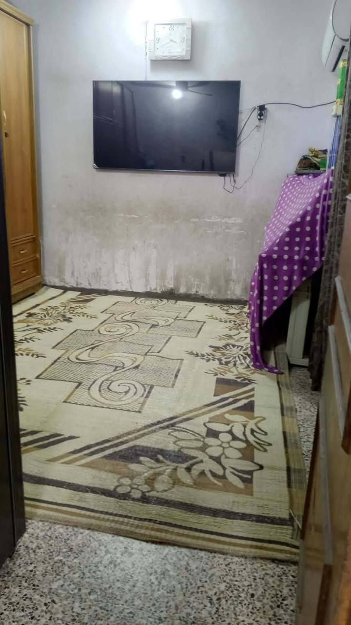 بيت مسلح تجاوز للبيع المساحه 80متر كهرباء ومي ومجاري وإنترنت كامل العنوان العبيدي مجاور مدرسة سلسبيل ***********
