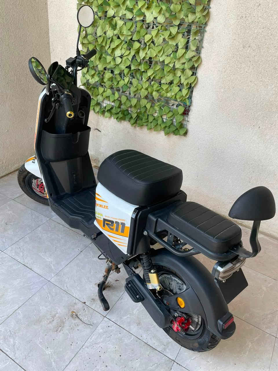 دراجه شحنR11  للبيع
الدراجه كلش نضيفه استعمال بسيط 
البطاريات بصحة ممتازة 
السعر 550 الف 
العنوان البصرة التنومه 
***********
