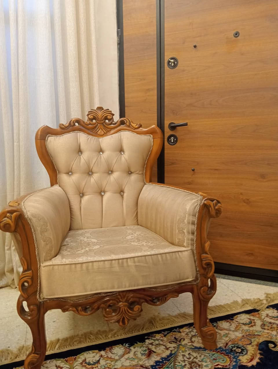 تخم ملكي 10مقاعد طبله وسطيه نظافة 100/100للتواصل ***********
