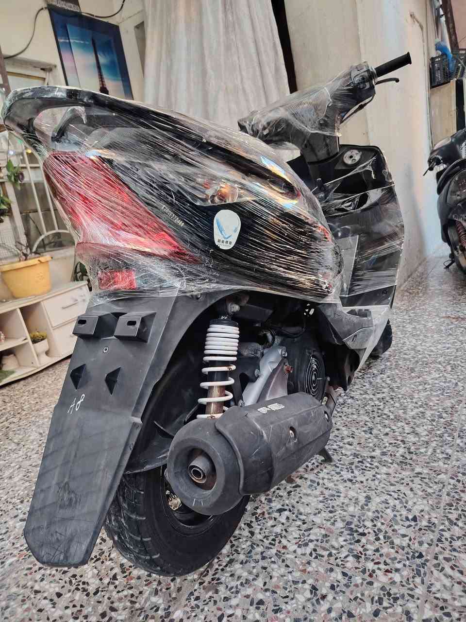 سلام عليكم
دراجه جديده قبل ٣ تيام نزلته دراجه ثعلب GTR برغي واحد مامفتوح كلشي بلاد بعدها بدهنه بلاد السعر 900 بيها مجال بسيط
عنوان بغداد الحرية
الرقم ***********
