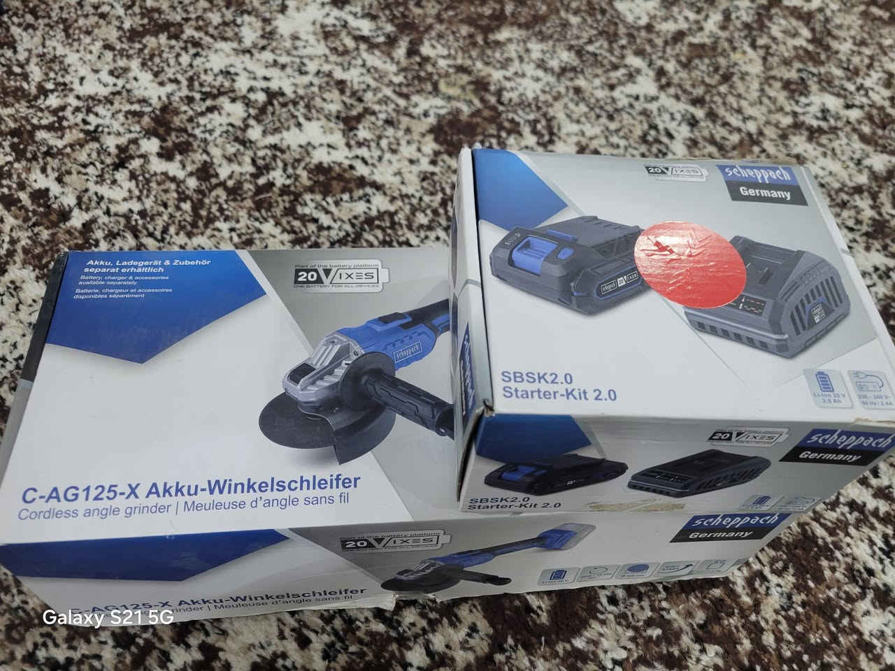 كوسرة شحن الماني ماركة اسكبج جديد لوك لوك بالكارتون ٢٠ فولت مع بطارية وشاحنة جدد لوك للبيع السعر ١٥٠ الف واصل المراسلة على الواتساب***********
