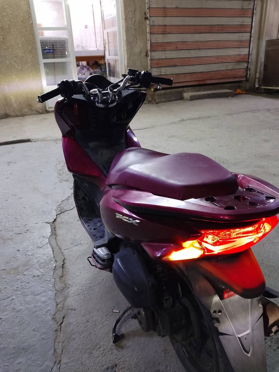 سلام عليكمpcx دراجه كلشي موضح بل فيديو سعر 700وبيهة مجال لشراي
العنوان بغداد الشعله 

رقم الهاتف  ***********
