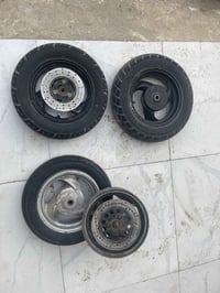 زوج ويل • تايرات نضيفات • شارع ٨٠