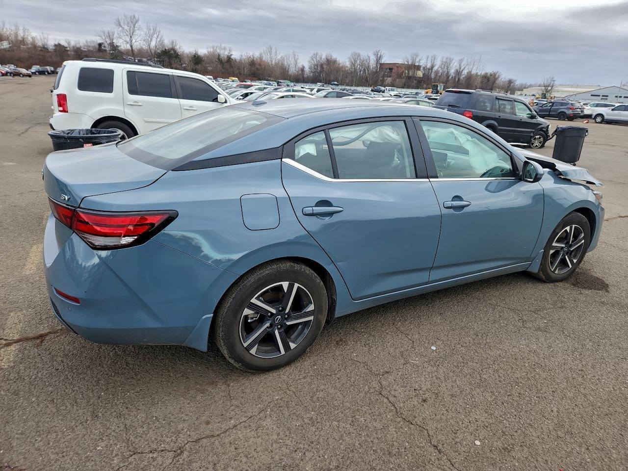 السلام عليكم.
نيسان سنترا 2024
 ماشيه 2000
واصله للميناء ب75
للتواصل ***********
