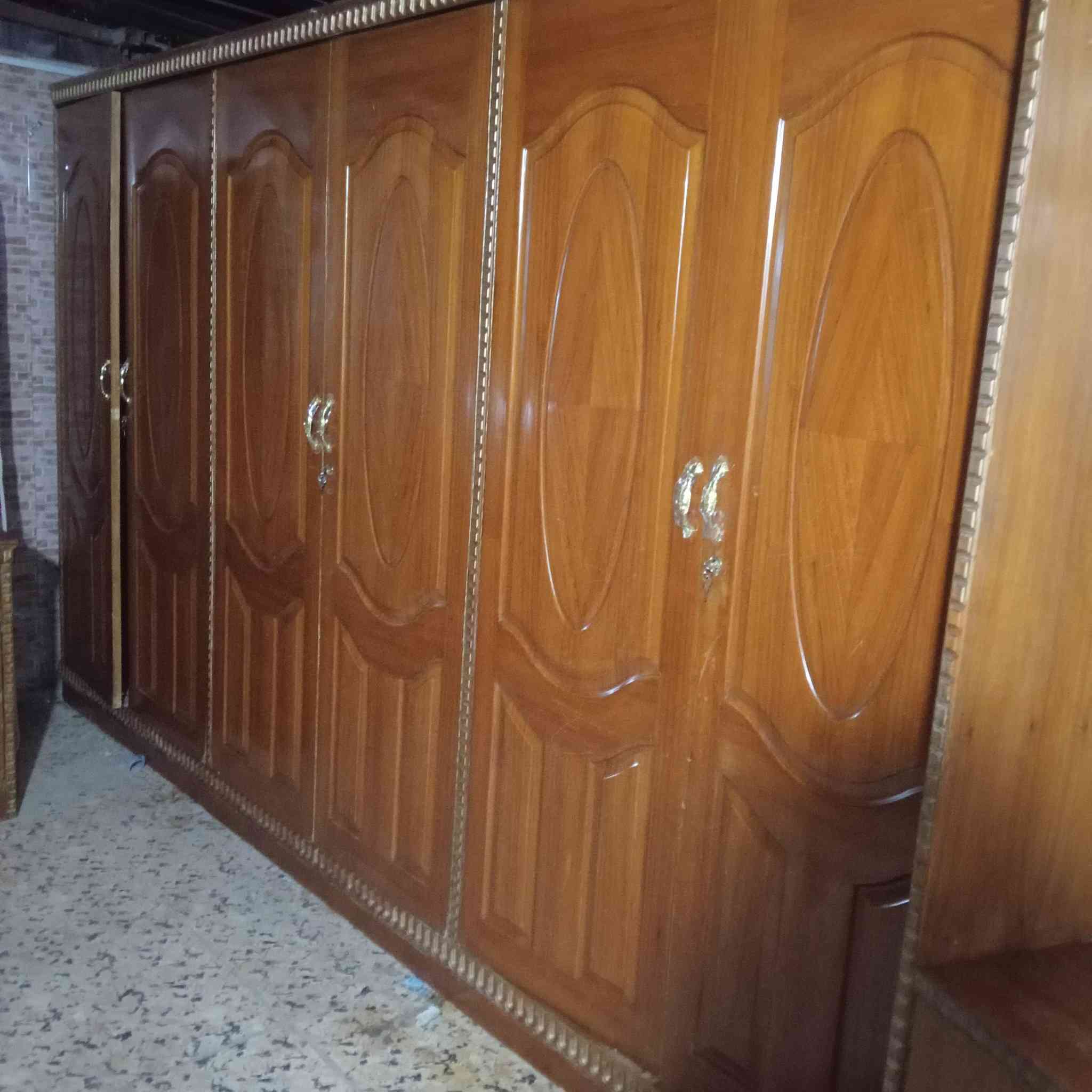 غرفه للبيع ثقيل السعر 400 مكان زعفرانيه ***********
