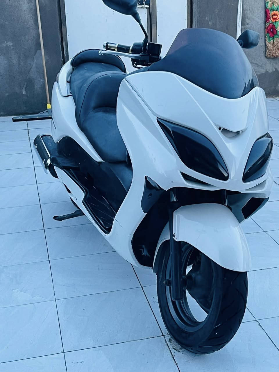 سلام عليكم فورزه 08 مكفوله كفاله عامه اوراق كامله مدفوعه كمرك جاهزه للترقيم 6 كير 3 تحويلات بصمه سويج طوارئ استاند حساس كلوب جنطه جك جنطه دراجه بلاديه وجديده 
لون ابيض كهربائيات كله شغاله وبلاديه عالي ناصي اشاير دبل اشاره تخم تاير مال يابان/ 
//مكان بآبل توصيل موجود 🚚// سعر مليون 300 وبيه مجال 
//***********//
