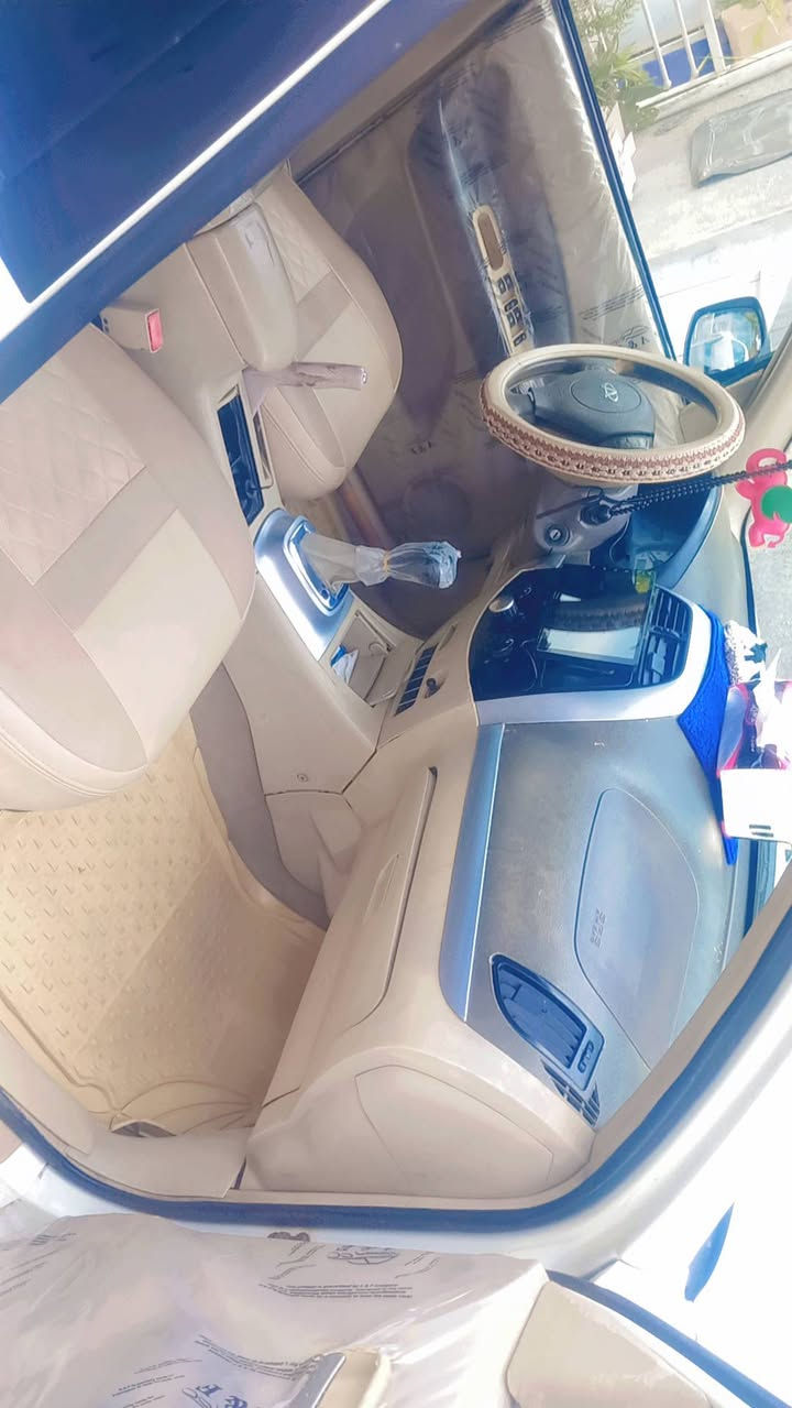 من رخصة مدير الكروب 
تيكو موديل 2011  محرك والكير بلادي محرك 2000 والكير ميكانيكي والتبريد مكفولة دواخل كلش نظيفات تخم اطارات بطارية جديدة السياره جاهزه صدر أمامي وخلفي نظيف جدا وكهربائيات بلادية والسيارة رقم انكليزي جديد والسنوية باسمي يعني تحويل مباشر السعر 58 ورقة وبيه مجال بسيط عنوان بغداد الرصافة حي اور رقمي ***********
