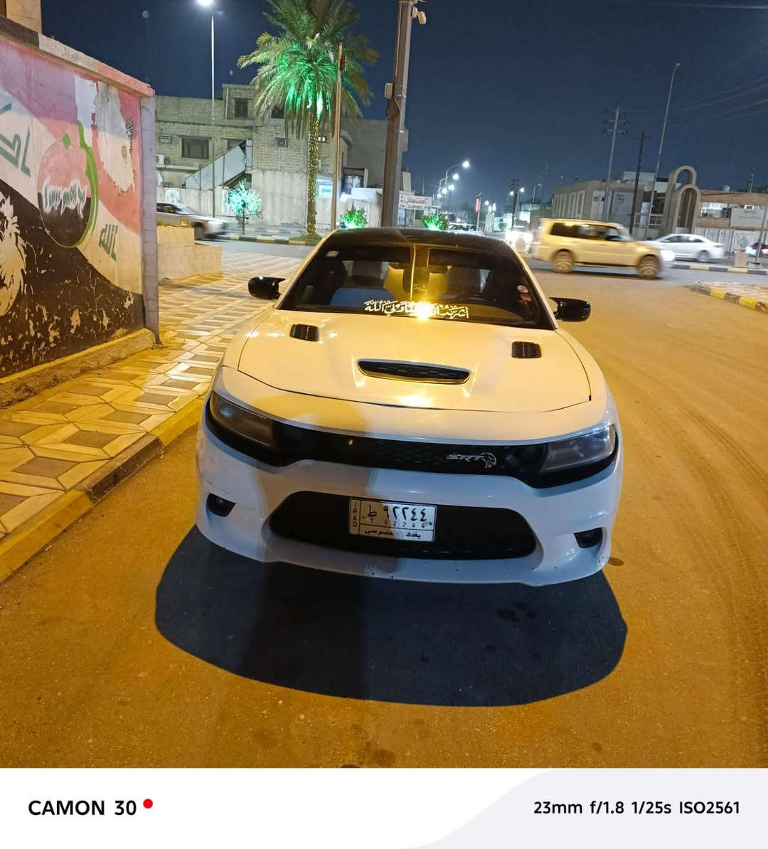 سلام عليكم جارجر SRT مديل 2015 بوليسي كير تعليك محدث دعاميات وبنيد SRT حادث جاملغ وبنيد مصبوغه صفحه سوناره مرفق مع الصور رقم بغداد
مكان السياره واسط 
السياره جاهزه مكينه وكير وحداديه وتخم تاير كله جديد ويل بوليسي السياره ماناقصه برغي
السعر 155 وبيه مجال بصيط حك الجيه 
مكلف بلنشر هاذه رقم صاحب السياره *********** مامتواجد على فيس
