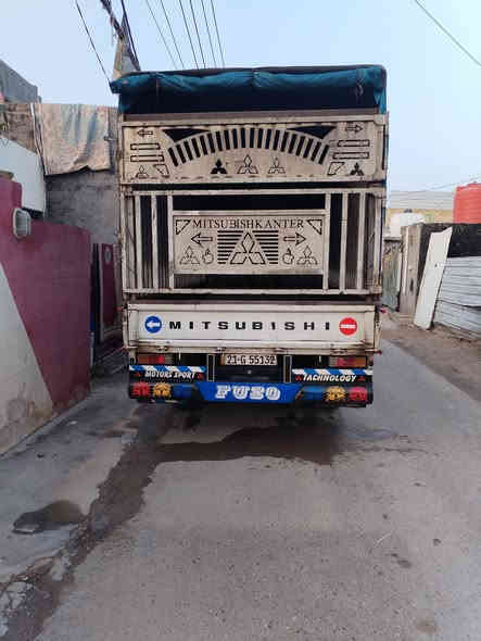 السلام عليكم
كنتر 2016 مكينه كير اكسل كفاله عامه صدر تخم تاير سياره جاهزه من كلشي رقم سليمانيه باسمي تحويل ثاني يوم  السعر 215 وبيها مجال 
***********
***********
