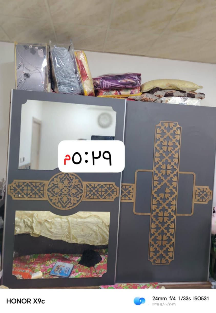 غرفة نوم للبيع لوك جديد مستخدم 5 اشهر فقط أول شده بشرط 5 قطع وسعرها قفل قفل لاتعامل 275 الف ملاحظه بس الفتح علينا شد ونقل ع اليشتري 
***********
