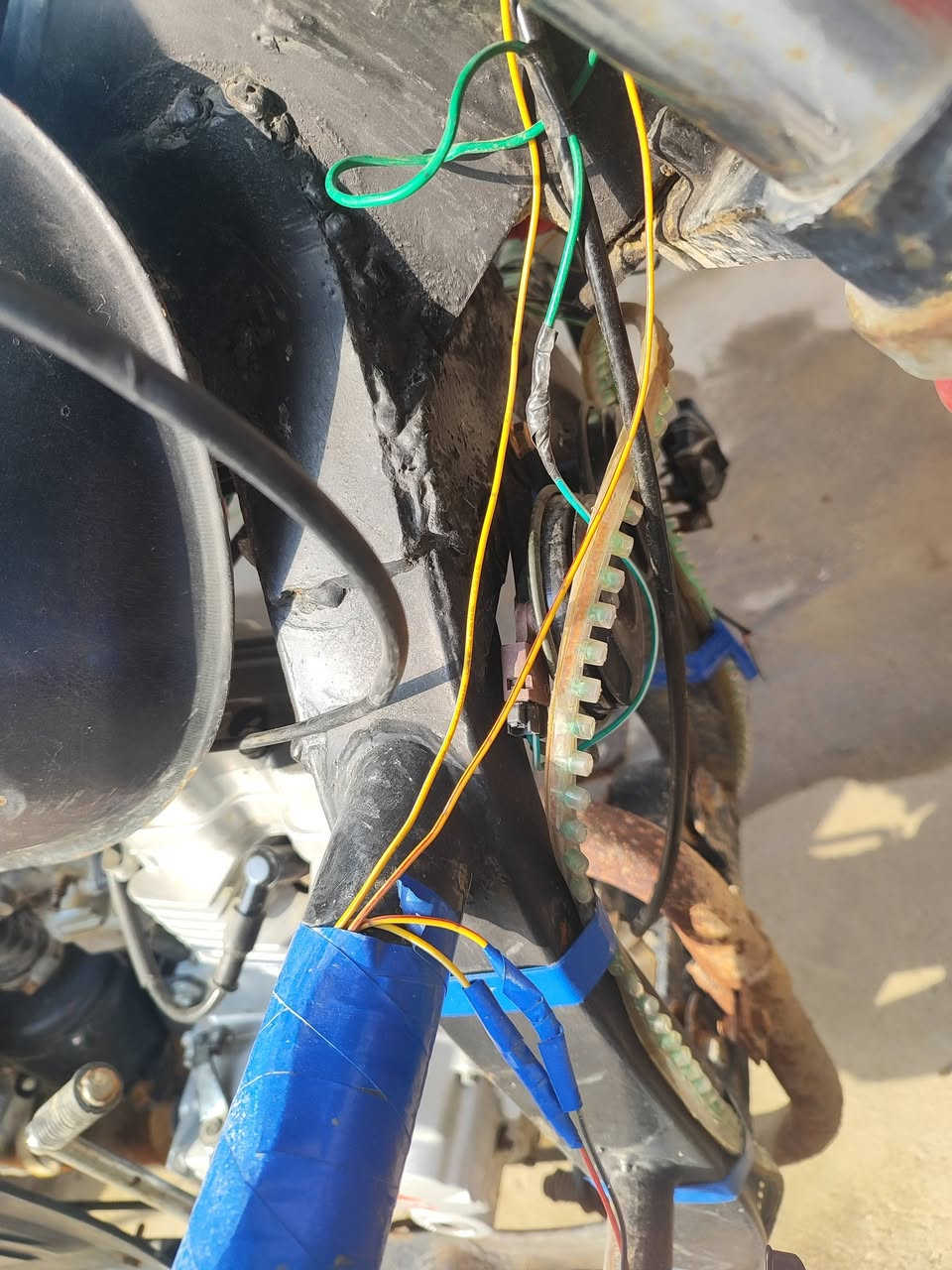 السلام وعليكم ستوته جمره للبيع مديل16.   محرك 22.  جديد. بيه لحيم جوه الركبه تقوايه الهه.  موجود بل صوره.  اوراق اصولي السعر مليون و100. وبيه مجال. مكاني حله ابو غرق ***********
