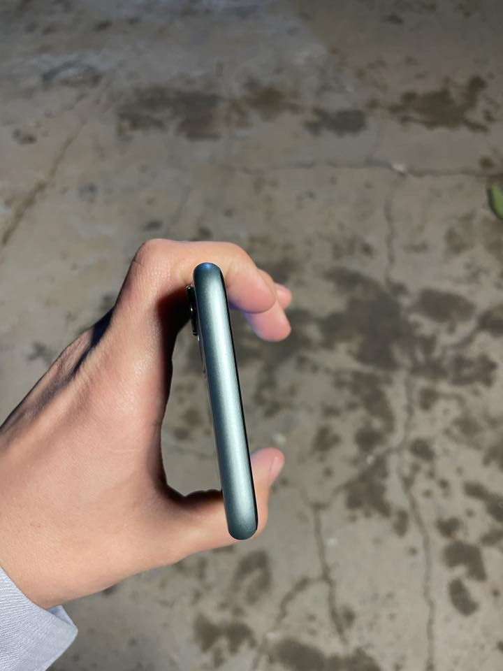 السلام عليكم 
عيدكم مبارك وعساكم من عوادة 
للبيع 11 عادي وتر ممبدل بي كلشي الجهاز نضيف ذاكره 128 
بطاريه 72
مكاني فلوجه 
سعر 280 وبي مجال للطيبين (تعال وما أرجعك )
***********
