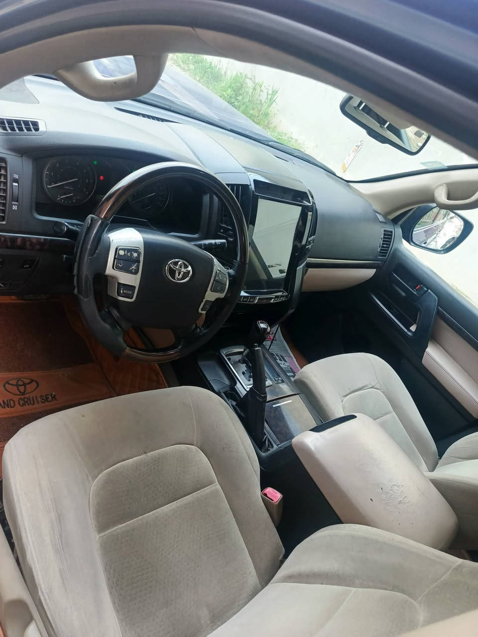 لاندكروز 2009محدث21 لون مميز صبغ عام نفس الون بلادي دواخل بدون صبغ بدون ضرر بدون دواخل شرط
محرك 8سلندر فول مواصفات رقم بغداد مشروع وطني جاهزة السيارة شرط سونار مكفولة من ضرر ***********
