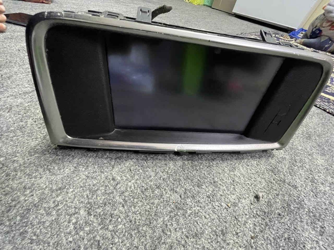 شاشه اوبتما للبيع بسعر مناسب وعل فحص مكاني بغداد الميكانيك ***********
