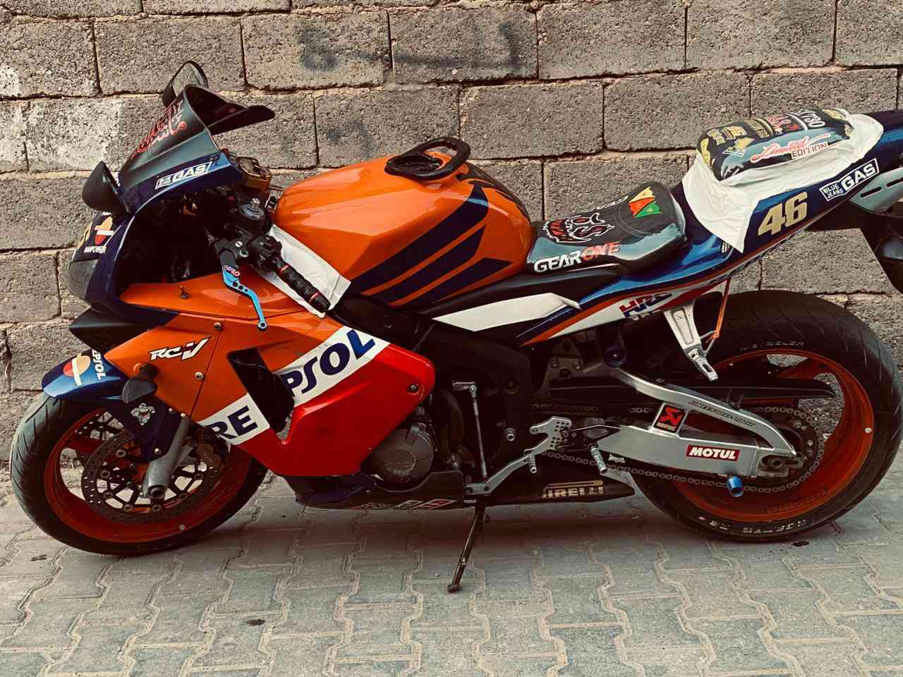 سلام عليكم للبيع ار ار محرك 600 دراجه حلوه السعر 25 وبيهة مجال غليل راعيهة بل رمادي اني مكلف بل نشر هاذه رقمي للاستفسار *********** رجائن الي مو شراي لا يتصل ولا يراسني
