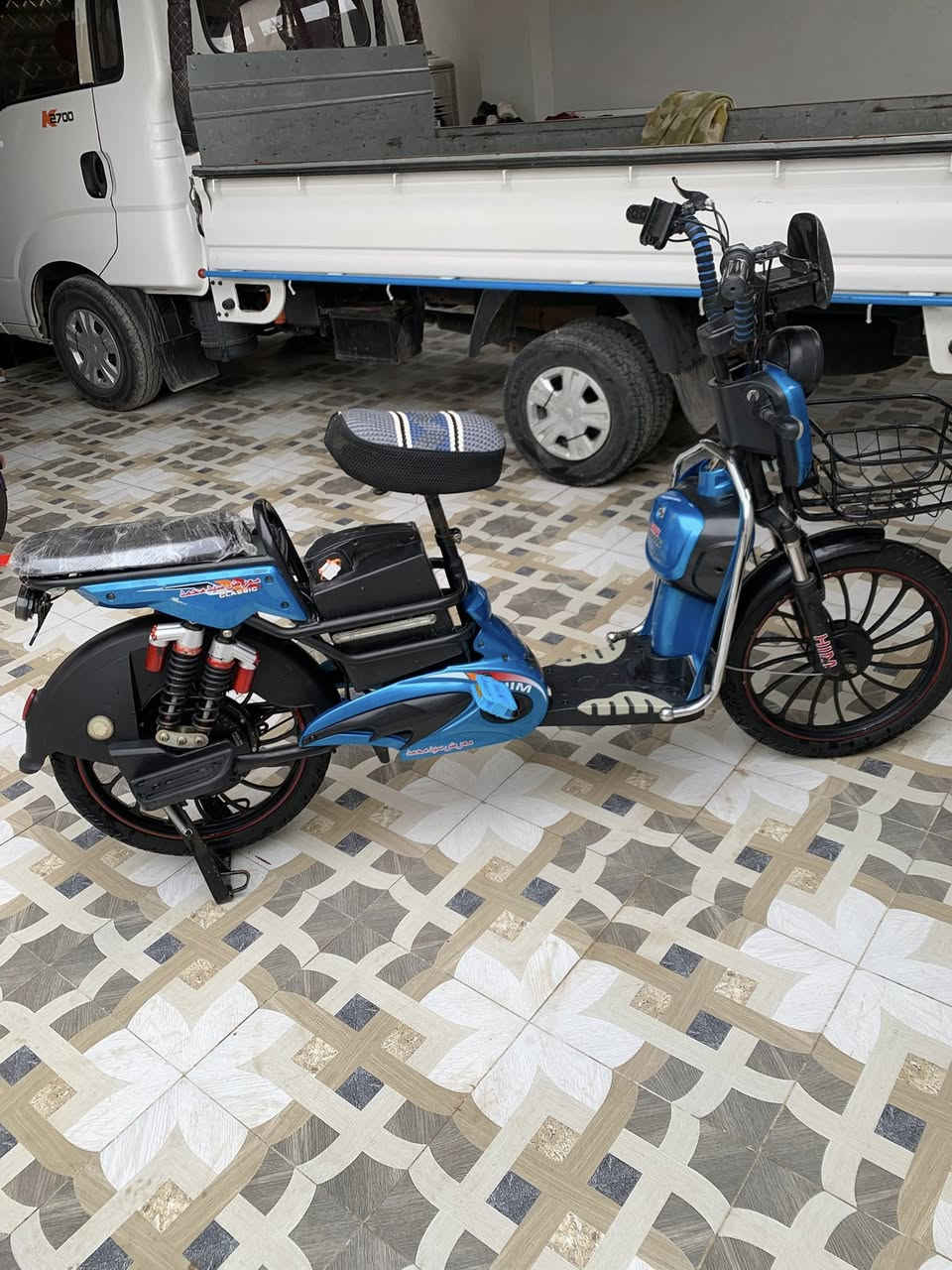 يا الله وعلى بركة الله
سلام عليكم دراجة شحن موديل ٢٤  امل درع بطاريات جدد شرط الفحص والضمان  ٢٠ يوم صارلي من شادهن مابيه اي نقص شاشه بلوتوث اشاير يمنه يسرا دبل اشاًرة امامي خلفي كله شغال مابيها اي نقص تايرات جدد كشر بلادي شخط ممشخوطه مثل ماموضحه بصورا 
مكاني ديالى بعقوبه السعر ٢٦٠ وبي مجال حك الجية خابرني موجود خاص ايضا واتساب ماسنجر ***********
