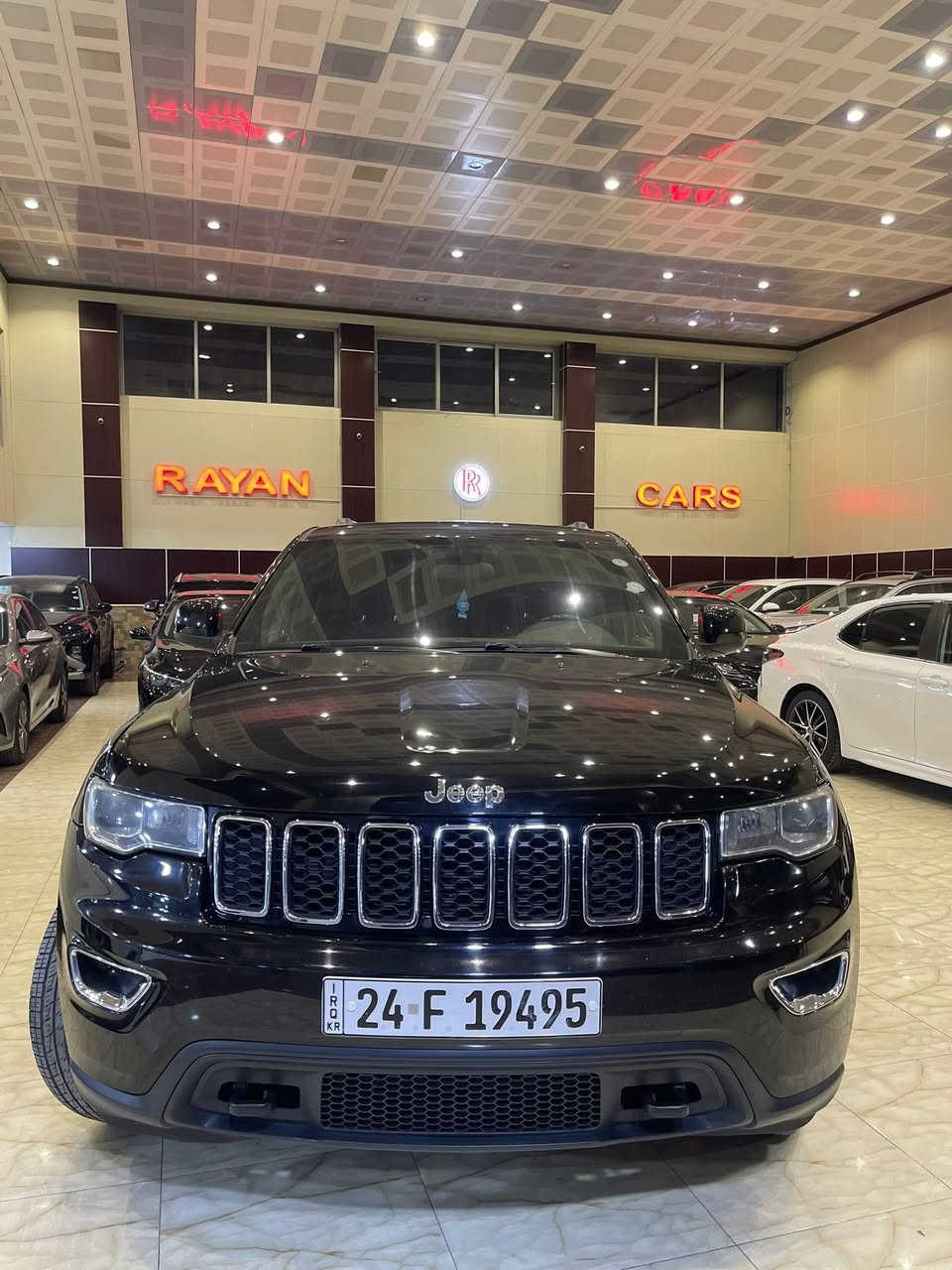 السلام عليكم
جيب لاريدو 2018 للبيع شرط النضافه كفالة عامه 

محرك 6 سلندر

ويل اصلي 18 

تدفئه كشنات

حساسات اماميه خلفيه 

4X4 فور ويل

***********

***********

العنوان دهوك

معرض ريان
