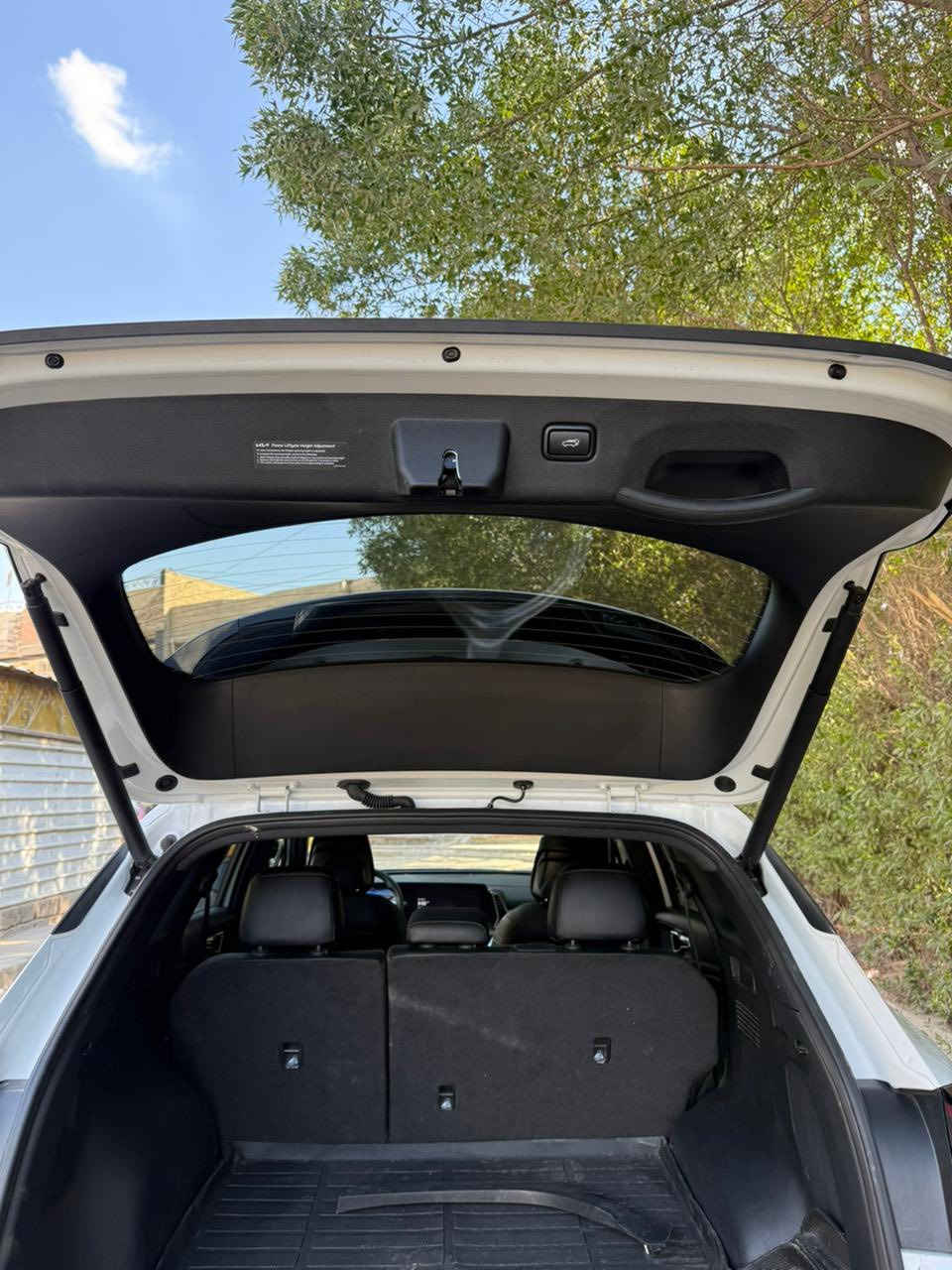 السلام عليكم سبورتج فول اكس ابرو ابرستيج2024
تبديل >جاملغ فقط 
حره بسمي بدون ارقام بيه رقم فحص مؤقت
ماشيه> 8 ميل فقط 
مواصفات >كشنات تتفئه تبريد + كشنات خزن+ 2كشنات كهرباء ⚡️ + شاحن لاسلكيه + نضام ترحيب + تشغيل عن بعد + 5 كامرات+ كامرات محيطيه + بنرامه + حساسات امامي خلفي + صندوك كهرباء ⚡️ + بعد هواي مواصفات ما ذاكرهن >
السعر (190) بيهة مجال قليل
العنوان بغداد الزعفرانيه
الاتصال ***********
