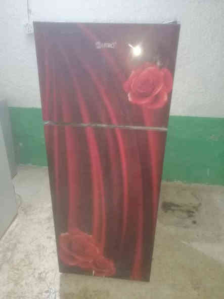 ثلاجه هيرو حجم 12 قدم السعر 150 نجف شارع حنون *********** النجف
