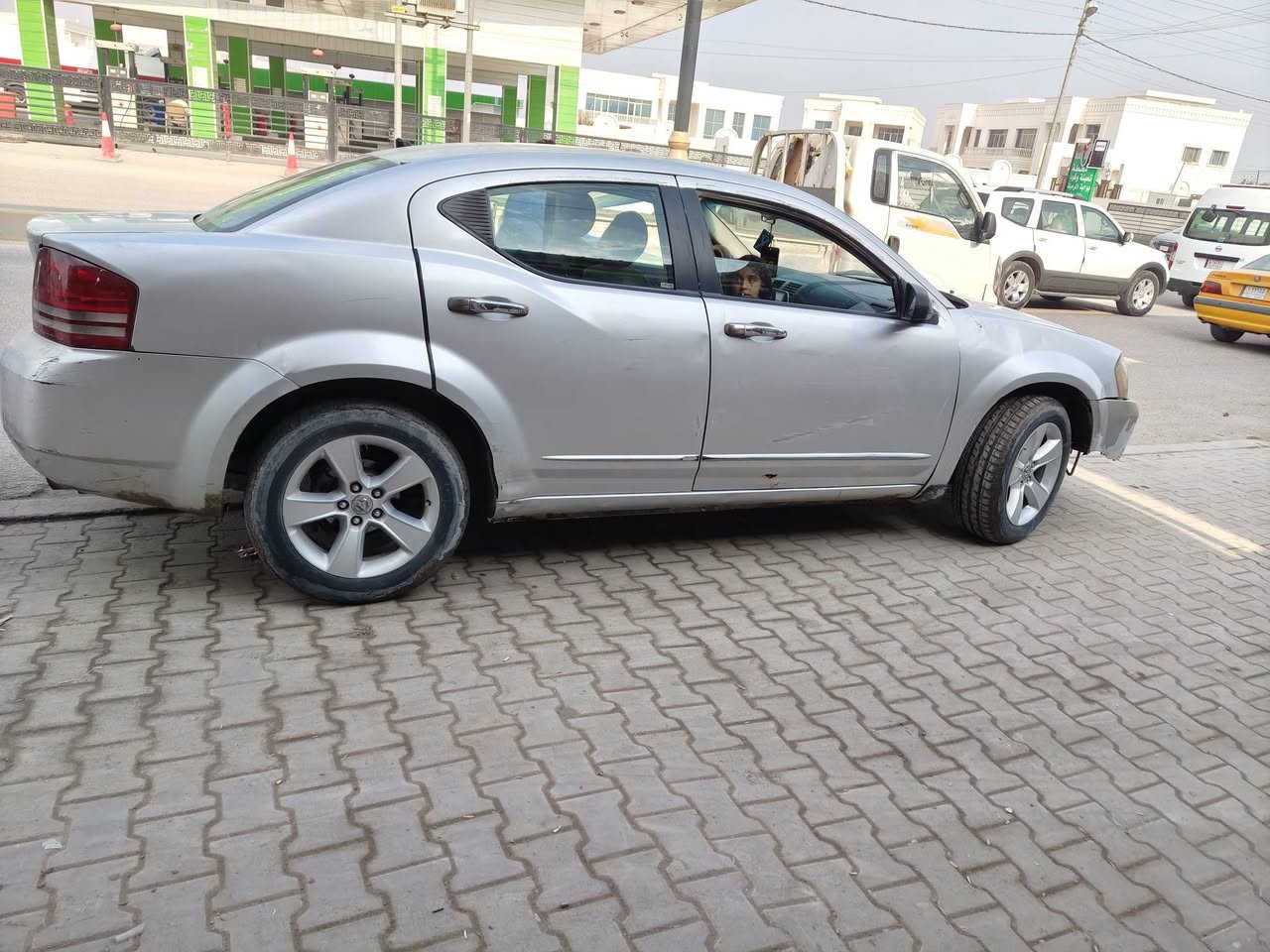 السلام عليكم سياره دوج افنجر للبيع 2008السياره خير من الله رقم بغداد مشروع وطني ما ناقصها شي بس السنويه منتهيه ب 2025 والسنويه بسمي السعر 65وبيها مجال
التواصل واتساب ***********
