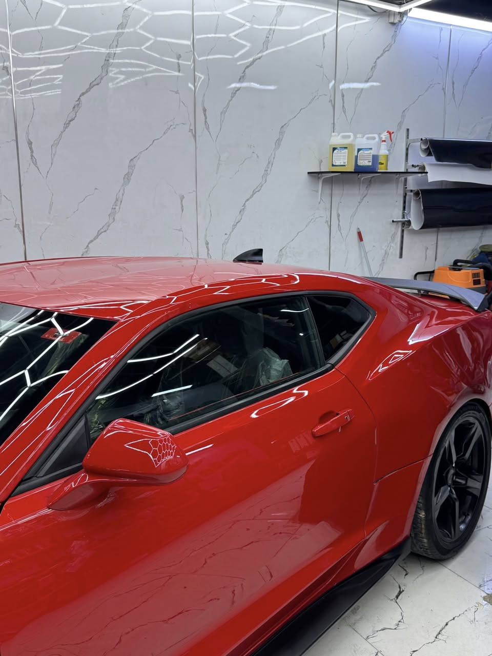 سلام عليكم 🫡
كمارو موديل 2016 
كت Zl1 
محرك 6 سلندر 
كراسي كهرباء 
تحكمات ستيرن 
شاشه اعطال 
تدفئه تبريد 
دعاميه و بونيد و مازدات zl1
صدر أمامي خلفي جديد
باتري جديد 
ويل حجم 20 
شفتات سرعه 
رقم سليمانيه الدولي 
للاستفسار عن باقي التفاصيل 
***********📞
