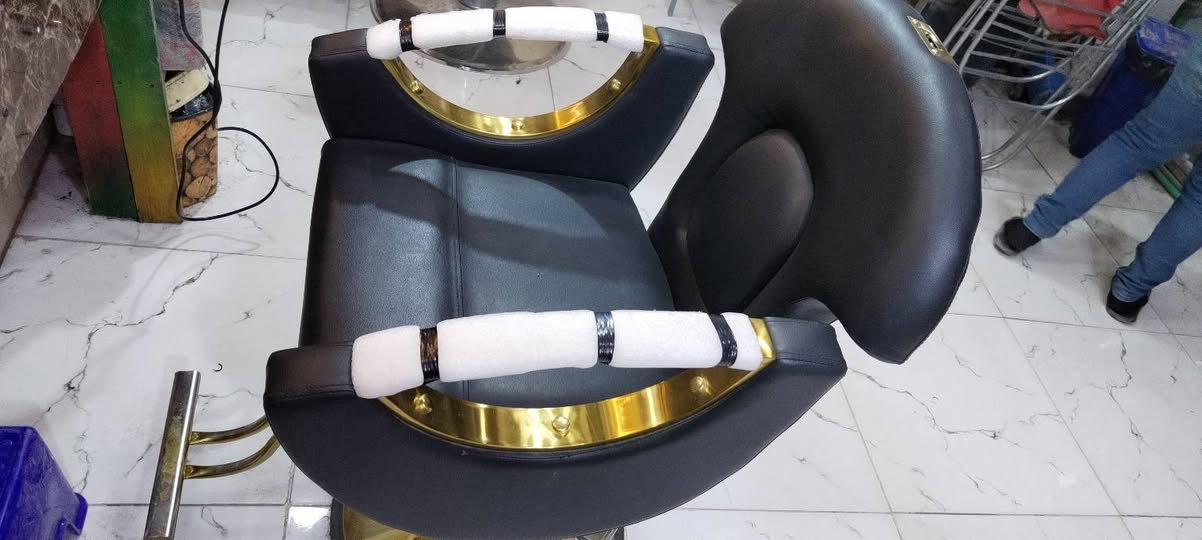 كرسي حلاقة للبيع في النجف نضافة 100٪
مستخدام اسبوع
مكان نجف للإستفسار ***********
