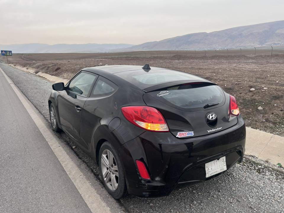 سلام عليكم ،، للبيع هونداي فولستر 2013 وارد اميركي نظيفة .
السعر 68 ورقة
السيارة گير عادي 6 نمر
سنوية وهزة جديدة وبإسمي
بيهه 3 قطع صبغ
شاصي ولغد مكفول
مكاني بغداد حي الجهاد
رقمي ***********
