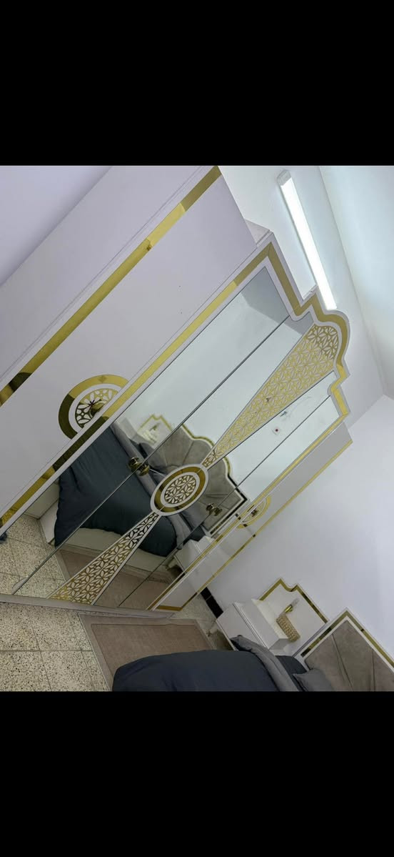 السلام عليكم غرفه 9 قطع للبيع
ضررها موضوع بلصور ماشره عليه 
السعر 500 
عنوان شعب


**إذا كنت صاحب هذا الإعلان وتريد حذفه لأي سبب، رجاءا أرسل رسالة إلى الدعم الفني**