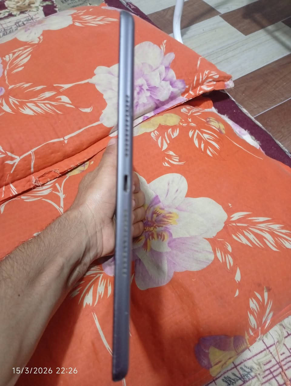 سلام عليكم ايباد 9ذاكره 64 بطاريته تسعينات  ما يصرف شحن العب تقريبن 5كيوم ببجي يبقه بي 45 كل زين بصرف ويا شاحنه اصليه وكفر السعر 250 وبي جمال للتواصل ***********
