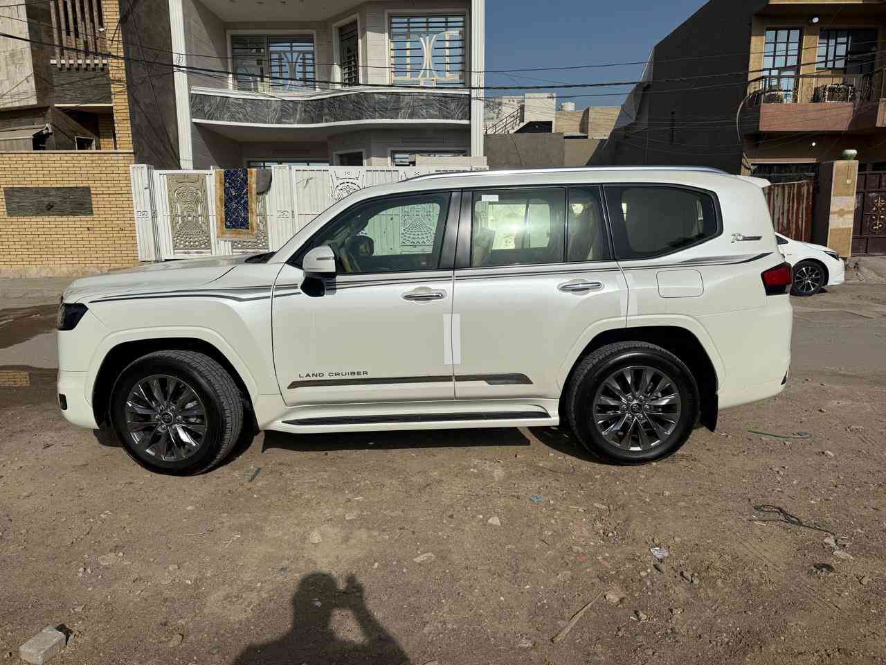 السلام عليكم لاندكروز ساس اصل ام الضمان موديل 22 تطبيق 3شاشات فول مواصفات ماشية 37حقيقي السيارة جديدة على وضع الوكالة هزة ورقم وسنوية جديدة باسميبيهة بارد جداً بسيط بين الحاملغ وباب الصدر وصورتة ناشرهة عدا هذا كفالة عامة العنوان الدورة حي اسيا ***********
/***********
